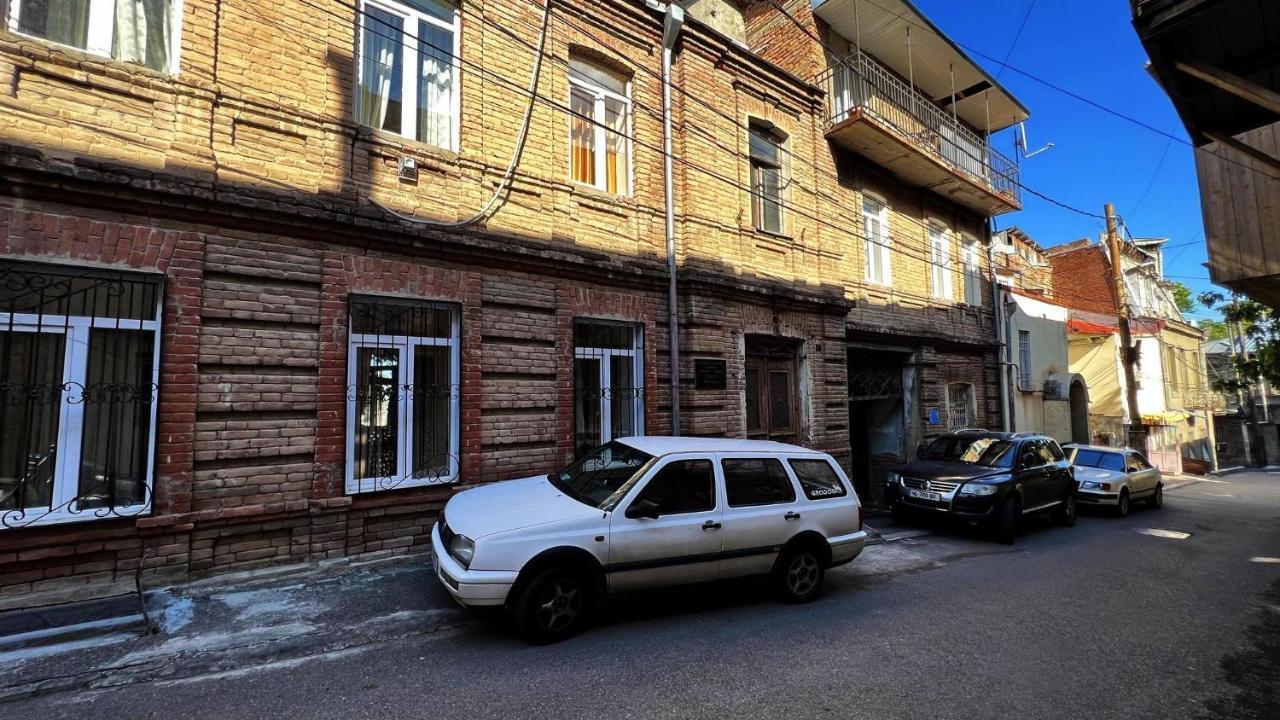 Hostel Pirosmani Tbilisi Exterior foto