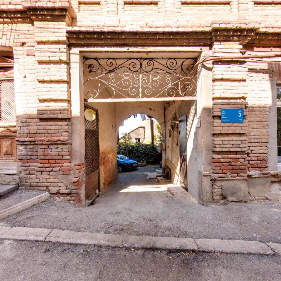 Hostel Pirosmani Tbilisi Exterior foto